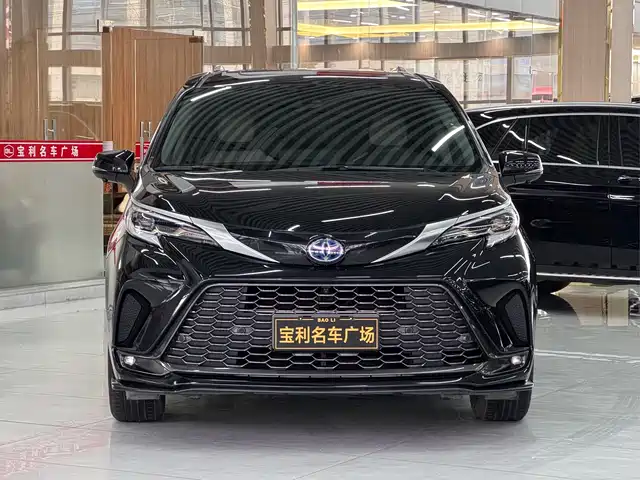 Toyota Gravia Grevia 2023 2.5l Hybrid Luxury Edition — фото
