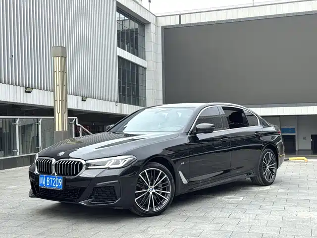 Bmw Bmw 5 Series Bmw 5 Series 2023 Facelift 530li Leading M Sports Package — фото