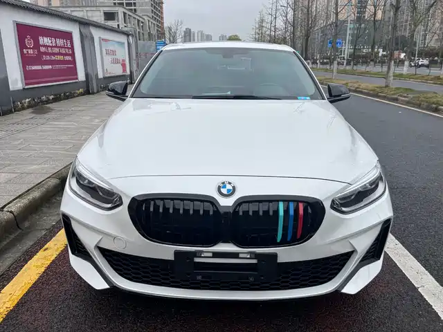 Bmw Bmw 1 Series Bmw 1 Series 2023 120i M Sports Night Edition — фото