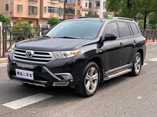 Toyota Highlander Highlander 2012 2.7l 2wd 7-Seat Luxury Version — фото
