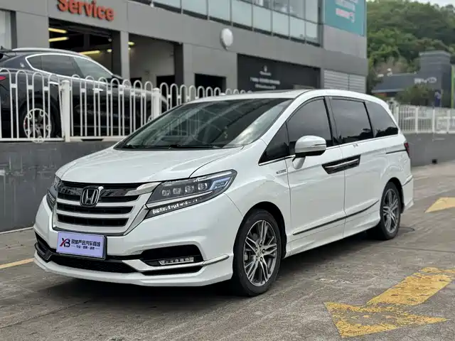 Honda Alison Alison 2019 2.0l Hybrid Deluxe Edition — фото