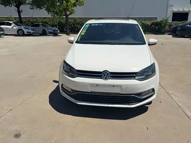 Volkswagen Polo Polo 2014 1.6l Automatic Comfort Version — фото