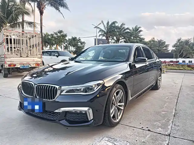 Bmw Bmw 7 Series Bmw 7 Series 2018 730li Exclusive M Sports Package — фото