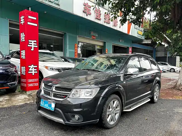 Dodge Coolwei Coolway 2013 2.4l Two-Wheel Drive Premium Version — фото