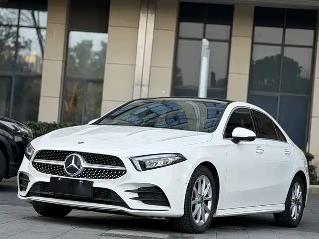 Mercedes-Benz Mercedes Benz A Class Mercedes-Benz A-Class 2020 Facelift A 200 L Sports Sedan Fashionable — фото