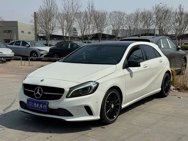 Mercedes-Benz Mercedes-Benz A-Class (Imported) Mercedes-Benz A-Class Import 2016 A 200 Fashion Model