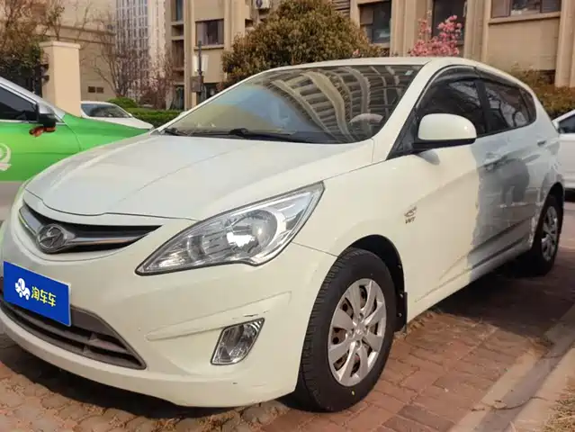 Hyundai Reina Reina 2011 Hatchback 1.4l Automatic Comfort Gs