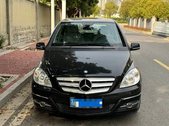 Mercedes-Benz Mercedes Benz B Class Mercedes-Benz B-Class 2009 B 200 Fashion Model — фото