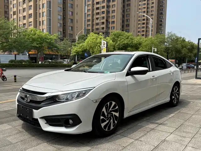 Honda Civic Civic 2016 220turbo Cvt Deluxe Edition — фото