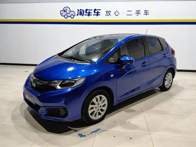 Honda Fit Fit 2018 1.5l Cvt Comfort Sunroof Edition — фото