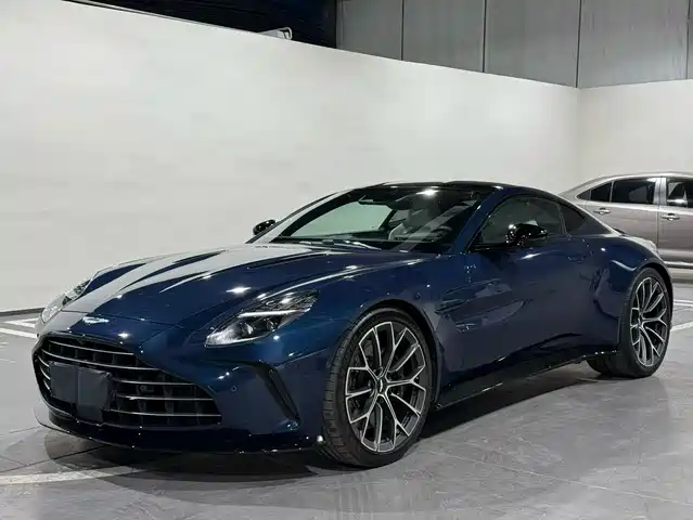 Aston Martin V8 Vantage V8 Vantage 2024 4.0t V8 Coupe — фото