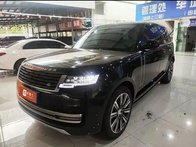 Land Rover Range Rover Range Rover 2025 3.0 L6 400ps Extended Edition