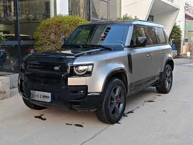 Land Rover Land Rover Defender Land Rover Defender 2025 110 3.0t P400 X — фото