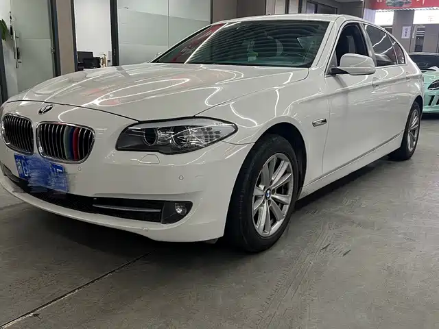 Bmw Bmw 5 Series Bmw 5 Series 2013 520li Elegant — фото