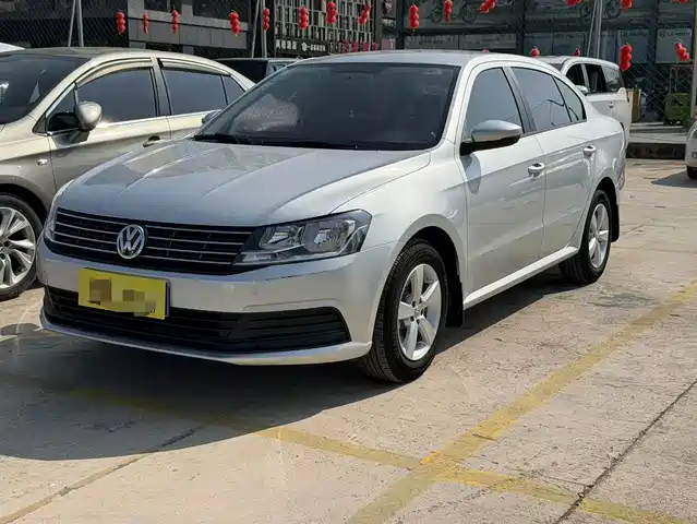 Volkswagen Lavida Lavida 2015 1.6l Manual Fashion Edition — фото