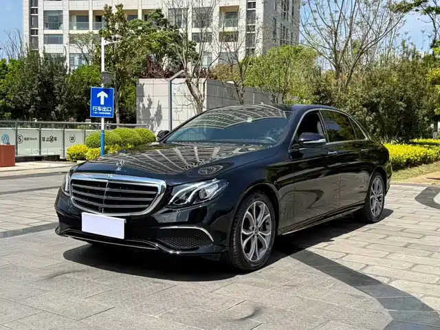 Mercedes-Benz Mercedes-Benz E-Class Mercedes-Benz E-Class 2019 E 300 L Sporty And Stylish — фото