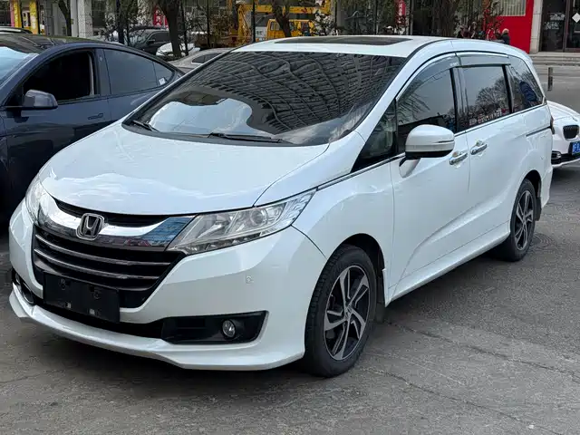 Honda Odyssey Odyssey 2015 Facelift 2.4l Luxury Version