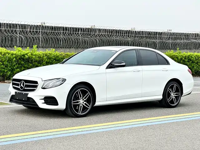 Mercedes-Benz Mercedes-Benz E-Class Mercedes-Benz E-Class 2017 E 200 Sports 4matic — фото