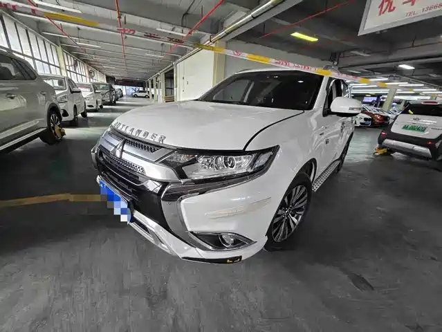 Mitsubishi Outlander Outlander 2021 Facelift 2.0l 2wd Enjoy Edition 5 Seats — фото