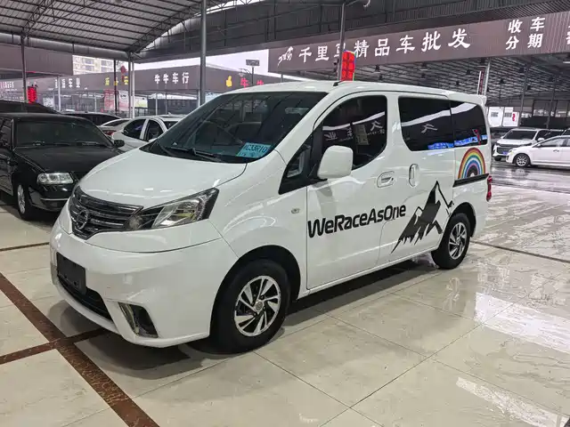 Nissan Nissan Nv200 Nissan Nv200 2018 1.6l Cvt Luxury Model — фото