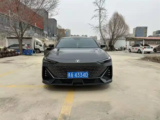 Chang'An Changan Uni-V Changan Uni-V 2022 1.5t Smart Pilot Model — фото
