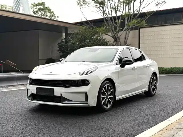 Lynk & Co Lynk & Co 03 Lynk & Co 03 2019 1.5td Dct Powerful Edition National Vi — фото