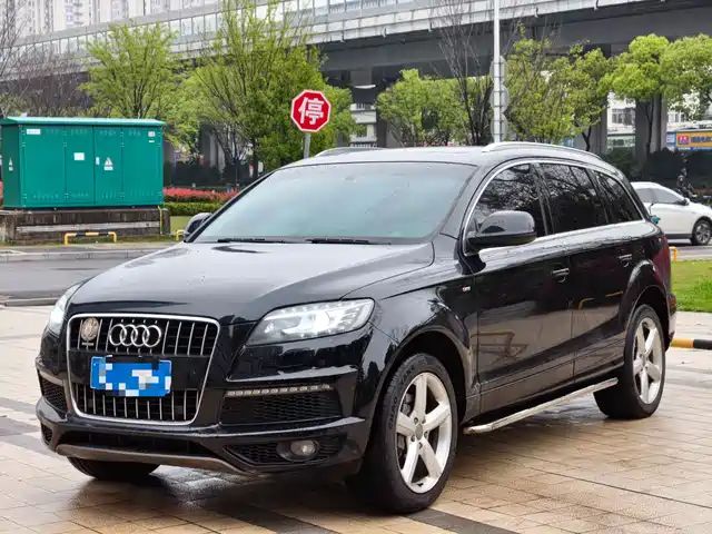Audi Audi Q7 Audi Q7 2015 35 Tfsi Sports — фото