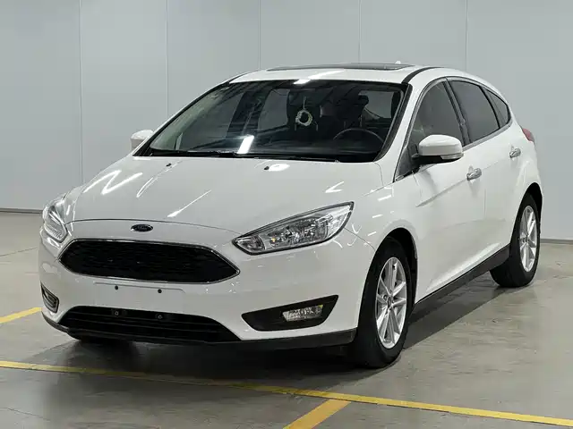 Ford Fox Focus 2017 Hatchback 1.6l Automatic Stylish Smart Mobility Version