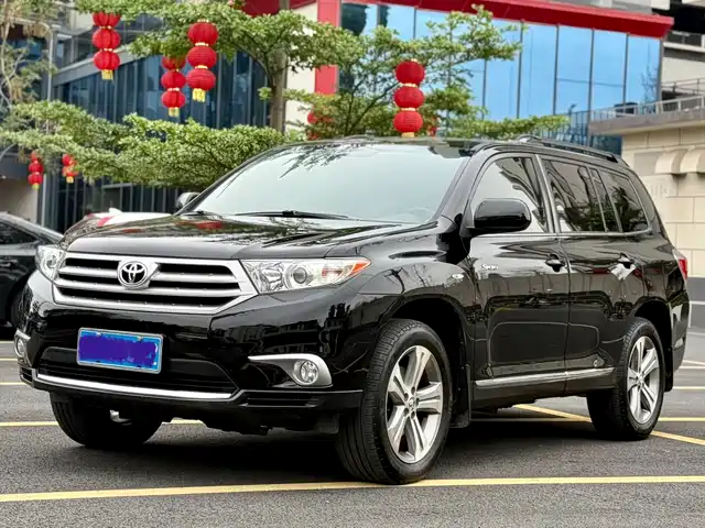 Toyota Highlander Highlander 2012 2.7l 2wd 7-Seat Luxury Version — фото