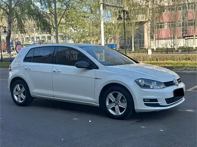 Volkswagen Golf Golf 2017 230tsi Automatic Comfort Million-Unit Commemorative Edition — фото