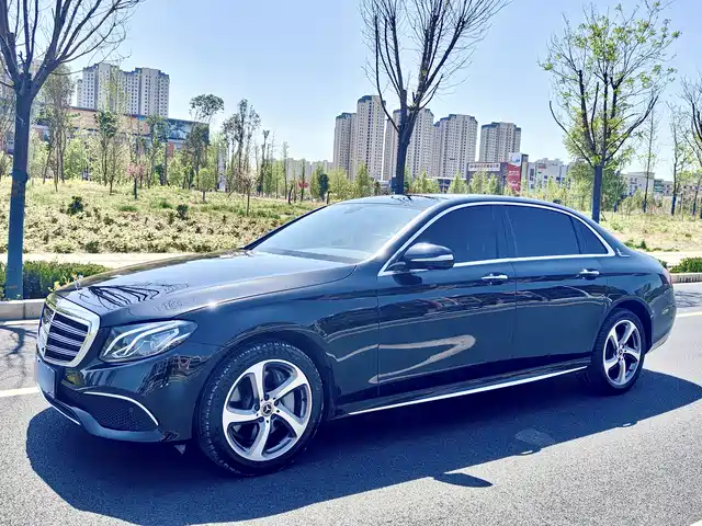 Mercedes-Benz Mercedes-Benz E-Class Mercedes-Benz E-Class 2019 E 300 L Sporty And Stylish — фото