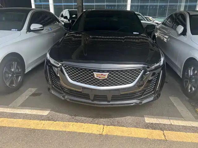 Cadillac Cadillac Ct5 Cadillac Ct5 2021 28t Fashion Model — фото