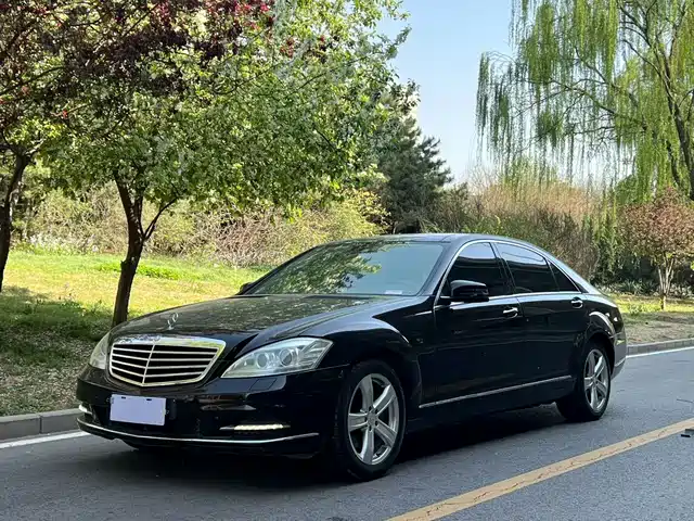 Mercedes-Benz Mercedes Benz S Class Mercedes-Benz S-Class 2010 S 300 L Luxury Model