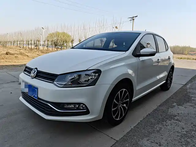 Volkswagen Polo Polo 2016 1.6l Automatic Comfort Model — фото