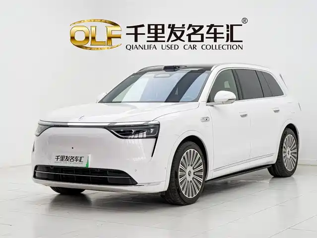 Aito Asks The World Wenjie M8 Wenjie M8 2025 Extended Range Ultra Version 53.4kwh 6-Seater Version — фото