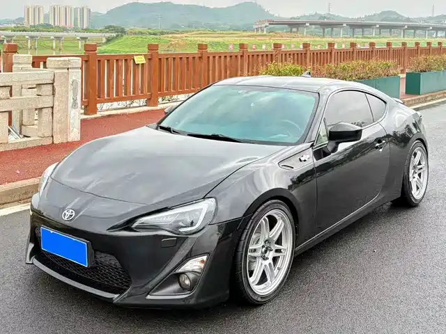 Toyota Toyota 86 Toyota 86 2014 2.0l Automatic Luxury Model — фото