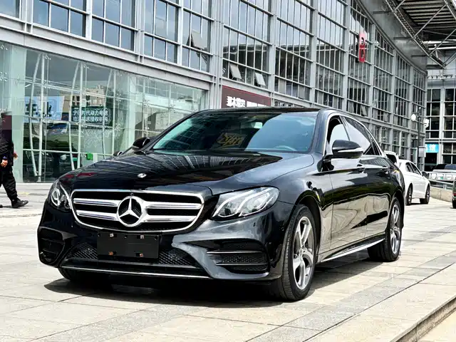 Mercedes-Benz Mercedes-Benz E-Class Mercedes-Benz E-Class 2019 Facelift E 300 L Sporty And Stylish — фото