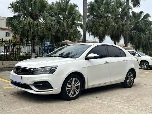 Geely Automobile Emgrand Emgrand 2018 1.5l Cvt Luxury Model — фото