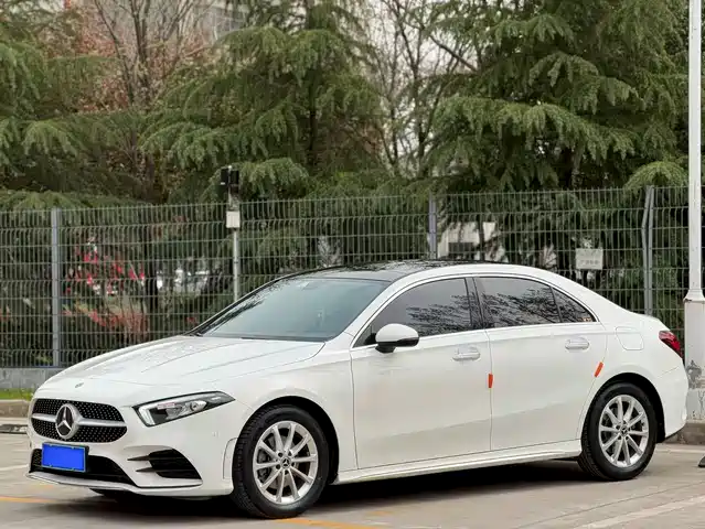 Mercedes-Benz Mercedes Benz A Class Mercedes-Benz A-Class 2021 A 200 L Sports Sedan Fashionable