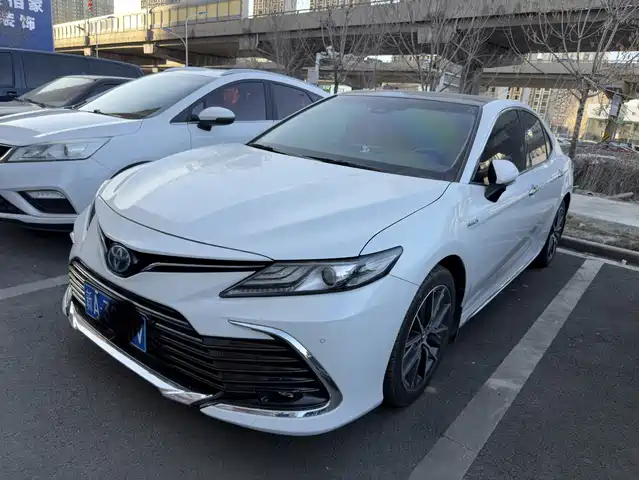 Toyota Camry Camry 2023 Shuangqing 2.5hg Deluxe Edition — фото