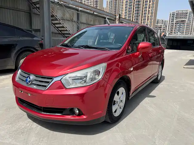 Qichen Venucia R50 Venucia R50 2013 1.6l Manual Fashion Version — фото