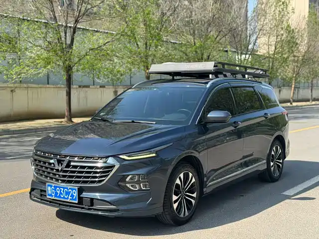 Wuling Motors Wuling Capgemini Wuling Capgemini 2020 1.5t Cvt Flagship First Class Cabin — фото