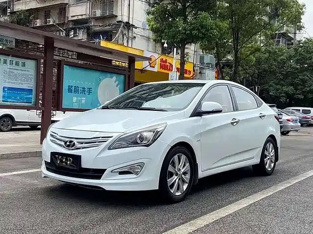 Hyundai Reina Rena 2016 1.4l Manual Smart Gls