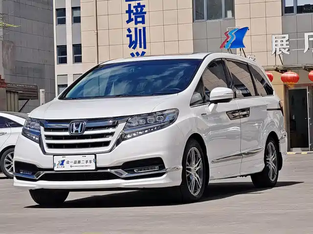 Honda Alison Alison 2019 2.0l Hybrid Deluxe Edition — фото