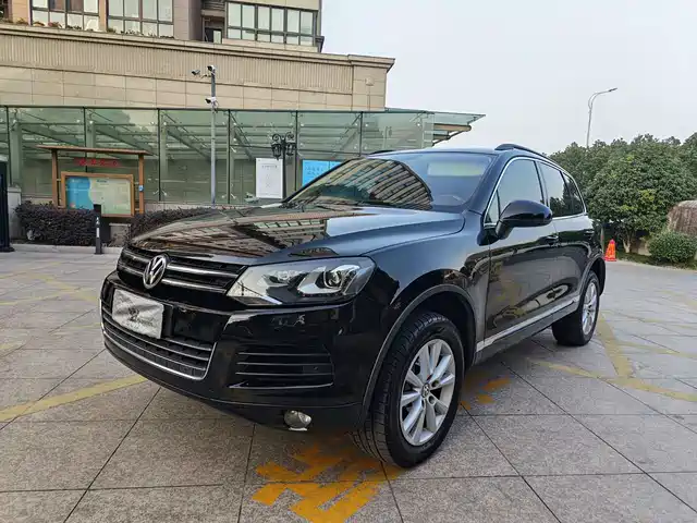 Volkswagen Touareg Touareg 2012 R-Line Luxury Model — фото