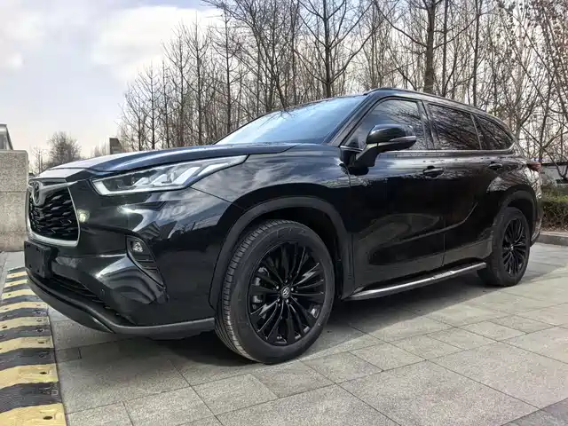 Toyota Highlander Highlander 2023 2.5l Smart Electric Hybrid Dual-Engine Four-Wheel Drive Knight Version 7 Seats — фото