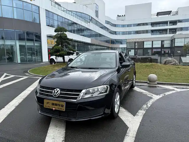 Volkswagen Lavida Lavida 2013 Facelift Classic 1.6l Automatic Fashion Version — фото