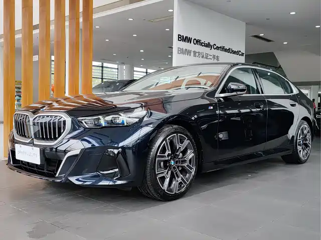 Bmw Bmw 5 Series Bmw 5 Series 2025 530li Exclusive M Sports Package — фото