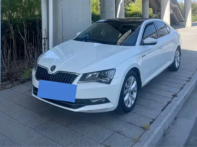 Skoda Speedy Superb 2018 Tsi330 Dsg Comfort Edition National V