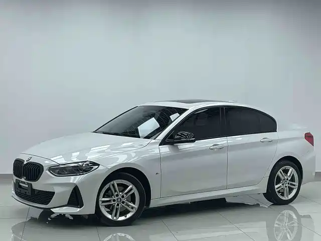 Bmw Bmw 1 Series Bmw 1 Series 2022 120i M Sports Night Edition — фото